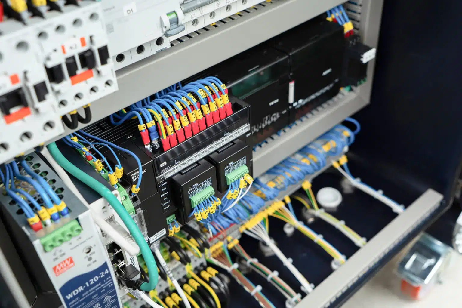 Armoire électrique et automate du G-Connect+