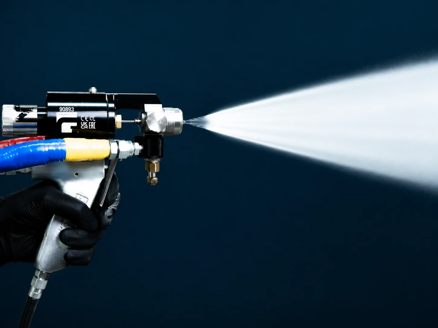 Pistolet GDI GAMA en projection, compatible avec toutes les machines Hi-Tech Spray Equipment